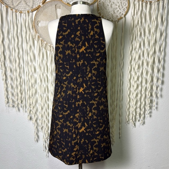 Theory Shift Dress in Brown Multi Tortoiseshell Printed Crepe Dress Size 8 - Picture 13 of 14